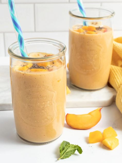 MANGO PEACH BANANA SMOOTHIE | Refreshing & Healthy Recipe - Simple Veganizer Peach Banana Smoothie, Peach Syrup, Mango Chunks, A Healthy Breakfast, Recipe Simple, Peach Mango, Banana Smoothie, Refined Sugar Free, Quick Breakfast