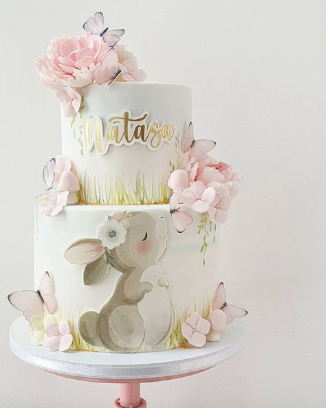 Tort Special, Bunny Birthday Theme, Bunny Birthday Cake, Bunny Birthday Party, Pastel Baby Shower, Baby First Birthday Cake, Rabbit Cake, Bunny Baby Shower, Bunny Birthday