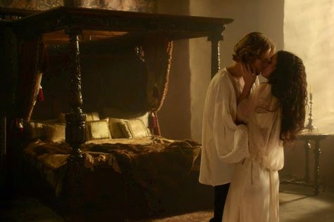 Reign episode 7 ~~ Finally! Francis and Mary get it together... and then,,,  hurry up Jan 23, 2014. Can't wait to see next episode. Mary And Francis, Haunting Stories, Reign Mary, Reign Fashion, Royal Core, Royalty Aesthetic, Castles Interior, Mary Stuart, Movie Memes