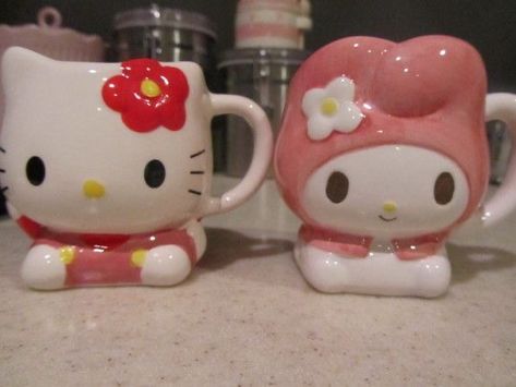 Images Hello Kitty, Hello Kitty Aesthetic, Hello Kit, Hello Kitty My Melody, Hello Kitty Pictures, Hello Kitty Items, Oui Oui, Sanrio Characters, Cute Mugs