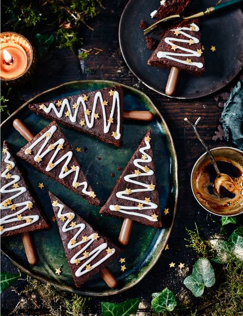 Find 1000s of triple-tested recipes, expert cooking advice from your favourite celebrity chefs and the latest food trends Christmas Log Cake, Tree Brownies, Christmas Tree Brownies, Brownies Recipes, Christmas Brownies, Cookie Cookbook, Easy Holiday Desserts, Adult Christmas Party, Recipes Christmas