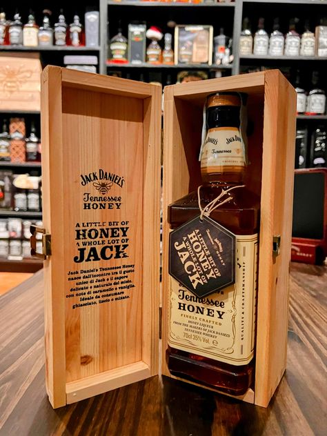 Jack Daniels Box, Jack Daniels Honey, Honey Gift, Jack Daniel's Tennessee Whiskey, Tennessee Honey, Whisky Drinks, Honey Gifts, Dad's Birthday, Jack Daniel