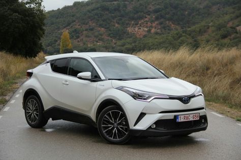 Toyota C-HR 2017 Car Flicks, Toyota C Hr, Car Gadgets, Car Ads, First Car, Dream Car, Car Car, Supercars, Mens Clothing Styles