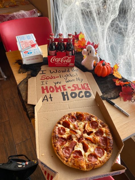 Food Prom Proposal, Food Related Hoco Proposals, Taco Bell Homecoming Proposal, Pizza Hoco Proposals Ideas, Food Promposal Ideas, Fall Themed Hoco Proposal, Hoco Proposals Ideas Food, Food Hoco Proposals, Food Hoco Proposals Ideas