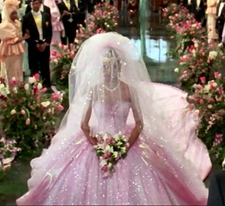 Coming To America, the wedding scene... Coming To America Dress, Coming To America Wedding Dress, Coming To America Wedding, Libra Core, Movie Gowns, Shari Headley, America Wedding, Movie Wedding, Tv Weddings