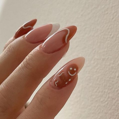 Nail + Brow Courses on Instagram: "The first of the Christmas nails 🎄 #christmasnails#gingerbread#gingerbreadnails#gingerbreadman#christmas2023" Christmas Nails Short, December Nails, Christmas Nails Easy, Christmas Gel Nails, Her Nails, Soft Nails, Xmas Nails, Dream Nails, Fire Nails