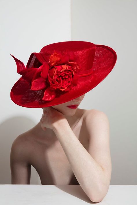 Elegant Hats Tea Party, Types Of Hats For Women, Philip Treacy Hats, Classy Hats, Red Hat Ladies, Red Hat Society, Philip Treacy, Women Hats Fashion, Elegant Hats