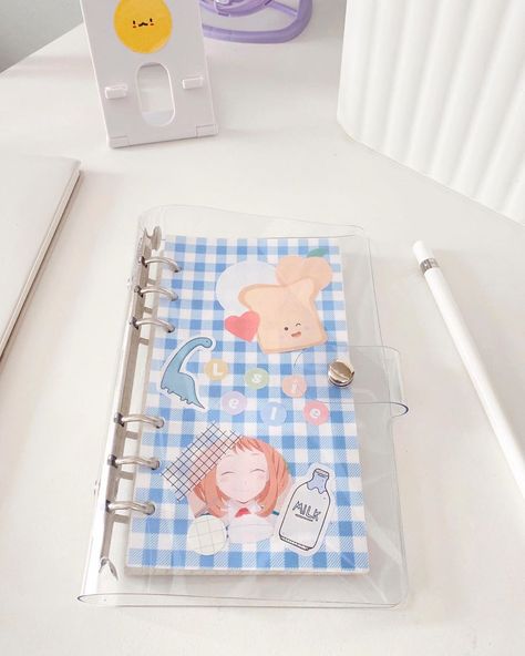 Binder Inspiration, Ring Journal, Clear Binder, Binder Journal, Best Hangers, Bullet Journal Month, Bookbinding Tutorial, Binder Journals, Piece Of Advice