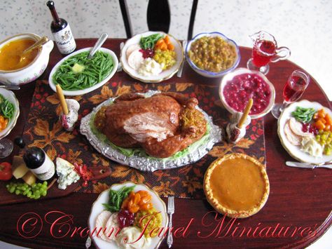 Autumn Dollhouse, Christmas Turkey Dinner, Fairfield Dollhouse, Mini Thanksgiving, Dollhouse Cabinet, Barbie Things, Thanksgiving Jewelry, Christmas Turkey, Holiday Turkey