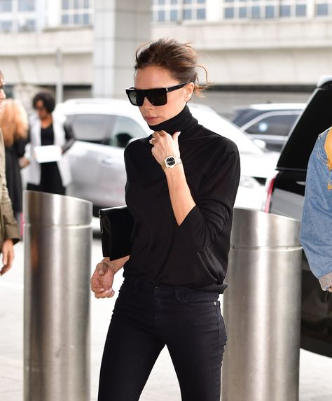 Your Ultimate Guide to the Hottest Sunglasses of 2018 Victoria Beckham Sunglasses, Celebrity Sunglasses, Chic Over 50, Victoria Beckham Style, Victoria B, Trending Sunglasses, Lovely Clothes, Menswear Inspired, Beauty Routine