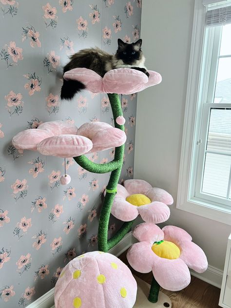 Cat flower tree with four perches and a mushroom kitty house. Best cat trees for picky cats. Flapping Bird, Feather Wand, Best Cat Toys, Kitty House, Tree Mushrooms, Cool Cat Trees, Cat Laser, Toys Ideas, Cat Trees