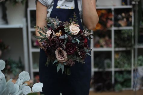 Gothic Wedding Flowers, Beige Bridesmaids, Bouquet Fall Wedding, Faux Bouquet, Black Bouquet, Purple Burgundy, Boho Bouquet, Bridal Pictures, Bouquet Bridal