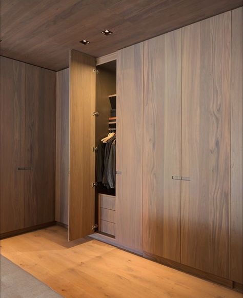 Wooden Wardrobe Design, Library Living Room, Aspen House, Wardrobe Door Designs, Conservatory Dining Room, Small Balcony Design, Hallway Designs, Wardrobe Room, Luxe Design