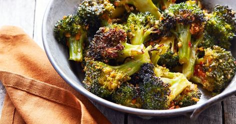 Without that burned broccoli smell overpowering your kitchen. Ginger Broccoli, Broccoli Lemon, Sesame Ginger, Broccoli Recipe, Frozen Broccoli, Roasted Broccoli, Broccoli Recipes, Juicing Lemons, Fresh Ginger