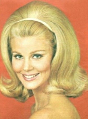 1960d hair 60's Hairstyles, Flip Hairstyle, 1960’s Hair, 1960's Hairstyles, 60's Hair, 1960 Hairstyles, 1960 Hair, Hooded Hair Dryer, 1960s Hair