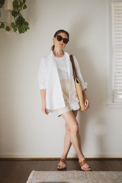 How To Style An Oversized Button Down - Stitch & Salt Button Down Linen Shirt Outfit, Oversized Button Down, Button Down Outfit, Black And White Words, Gauze Shirt, Summer Leggings, Oversized Button Down Shirt, Post Partum Outfits, White Linen Shirt