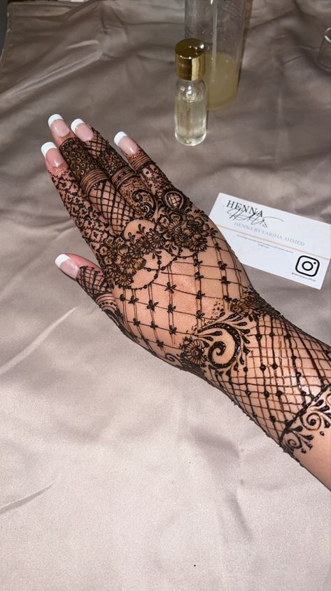 Glove design 😍 Henna Glove Design, Glove Design, Indian Mehndi, Indian Mehndi Designs, Gloves Design, Hand Gloves, Henna Tattoos, Pretty Princess, Mehndi Designs For Hands