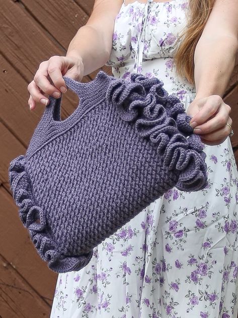 Free Cute Crochet Bag Pattern with Ruffles - Cutest Purse Cylinder Crochet Bag, Crochet Purse Ideas, Crochet Ruffle Bag, Crochet Small Bags, Crochet Purses And Bags Patterns Free, Crochet Pattern Free Bag, Crochet Handbags Free Patterns, Crochet Souvenirs, Knit Look Crochet