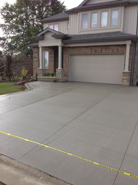 Drive Way Ideas Concrete, Drive Ways Ideas Driveways Front Yards, Cement Driveway, Stamped Concrete Patterns, Stamped Concrete Driveway, Driveway Ideas, Driveway Paving, Concrete Patios, Concrete Walkway