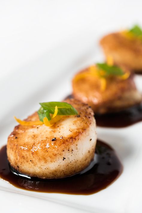 Orange-Soy Glazed Scallops Seared Scallops, Scallop Recipes, Think Food, Idee Pasto Sano, Sea Food, Fish Dishes, Tasty Food, Style Change, Seafood Dishes