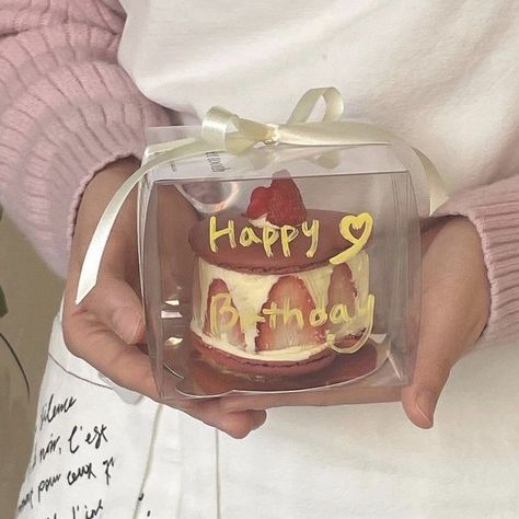 Sweet Birthday Cake, Cute Birthday Pictures, Dessert Packaging, Funny Birthday Cakes, Mini Tortillas, Mini Cakes Birthday, Bakery Packaging, Cake Packaging, Sweet Birthday