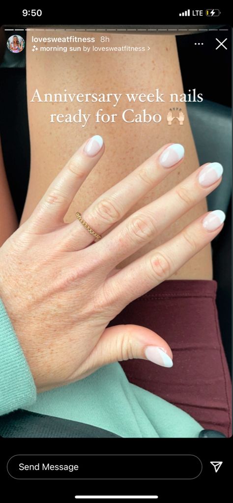 Neutral Pink And White Nails, Cutesy Nails, Short Round Nails, Engagement Nails, Start Business, Dip Nails, Work Nails, Pearl Nails, Cute Gel Nails