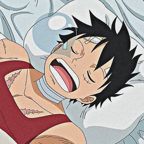 Luffy Chest Scar, Luffy Mad Face, Luffy Heart Eyes, Luffy Screenshots, Sleeping Pfp Anime, Manga Sleeping, Luffy Sleeping, One Piece Sleeping, Cold Pictures