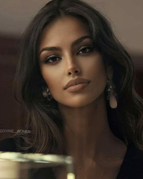 Madalina Diana Ghenea, Madalina Ghenea, Mădălina Diana Ghenea, Big Women Fashion, Glamour Beauty, Italian Beauty, Photography Women, Beauty Inspiration, Beautiful Eyes