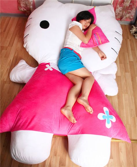 La quieroooooooooo!!!!!!!! Huge Hello Kitty Plush, Big Hello Kitty Plush, Hello Kitty Bed, Hello Kitty Bedroom, Cat Pillow, Hello Kitty Collection, Hello Kitty Items, Sleeping Bag, Plush Animals