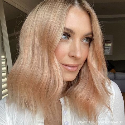 Fall Hair Color Inspiration - Bangstyle Hair Color Inspiration, Subtle Balayage, Perfect Hair Color, Copper Hair Color, Simple Face, Hair Color Shades, Beige Blonde, Fresh Hair, Golden Blonde