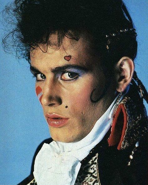 Adam Ant Ant Costume, Punks 70s, Ant Music, Thompson Twins, Adam Ant, Face The Music, British Music, Riot Grrrl, A Prince