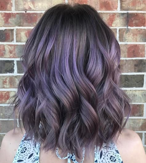 brown hair with pastel purple balayage Dark Brown Hair With Lilac Highlights, Purple Balayage, Purple Ombre Hair, Dark Purple Hair, Balayage Blond, Lavender Hair, Hair Color Purple, Ombre Hair Color, Pastel Hair