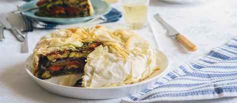 Provencal Summer Vegetable Pie Finger Food Vegetarian, Fillo Pastry Recipes, Veg Pie, Kataifi Pastry, Vegetarian Pie, Vegetarian Dinner Recipes, Vegetable Pie, Filo Pastry, Meatless Main Dishes