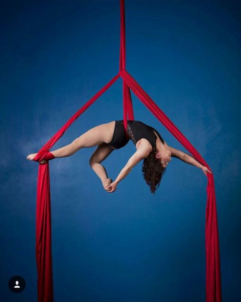 Arial Silks, Aerial Hoop Moves, Aerial Gymnastics, Silk Dancing, Aerial Hammock, Levitation Photography, Aerial Acrobatics, Adventure Seeker, Pose Inspiration