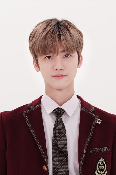 na jaemin || #nct #nctdream #nana #jaemin #najaemin Pass Photo, School Kit, Cover Wattpad, Nct Jaemin, Nct Album, Id Photo, Dream School, Nct Dream Jaemin, K Idols