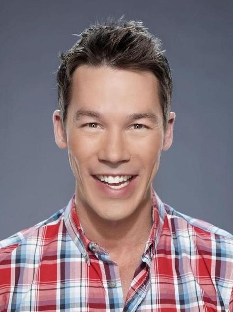 David Bromstad To Host New HGTV Show, My Lottery Dream Home Lottery Dream Home, David Bromstad, Hgtv Design, Hgtv Designers, Hgtv Shows, Creative Coffee, Old Shows, Live Photo, Movie Releases