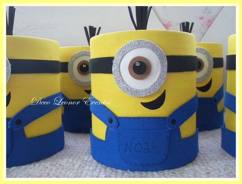 Centro de mesa Minion Crafts, Minion Craft, Minions 1, Minion Birthday Party, Pencil Holders, Minion Birthday, Candy Bowl, Montessori Activities, Pencil Holder