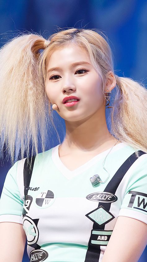 Sana Blonde, Blonde Hair Kpop, Twice Jungyeon, Kpop Hair, Chou Tzuyu, Sana Minatozaki, Shes Perfect, Twice Sana, Minatozaki Sana