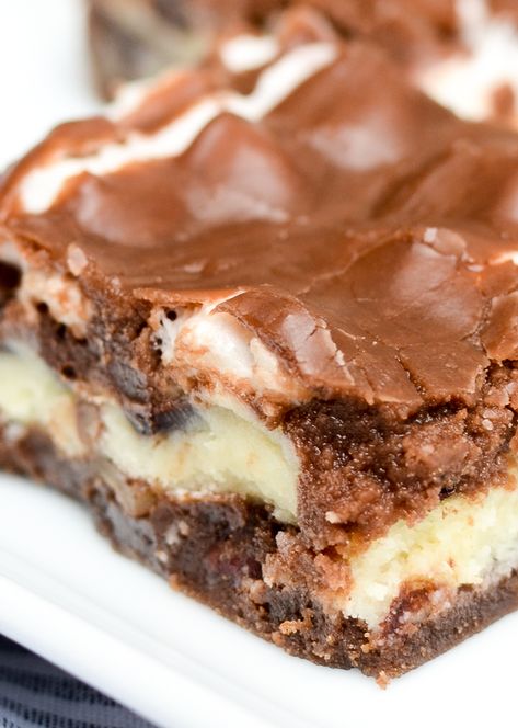 Rocky Road Brownies Recipe, Rocky Road Fudge, Rocky Road Recipe, Microwave Fudge, Fudge Bars, Dessert Bar Recipe, Unsweetened Chocolate, Cookie Bar Recipes, People Fall In Love