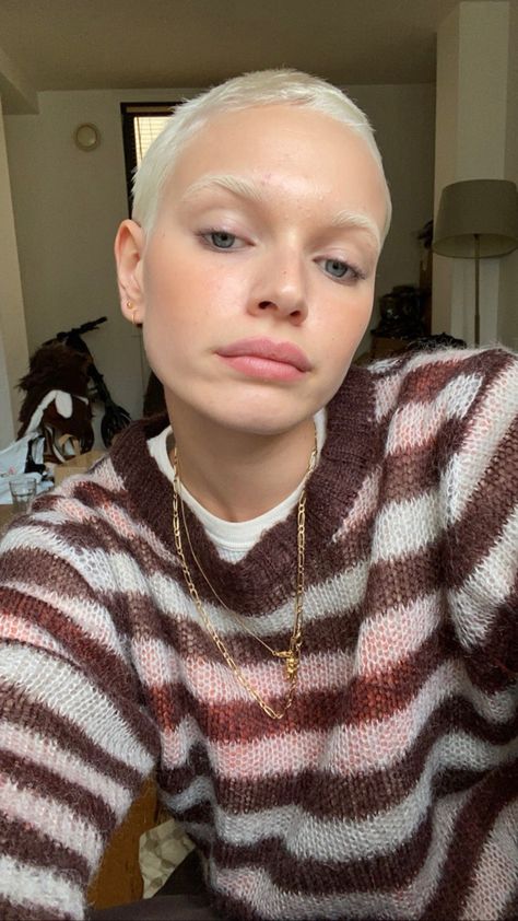 Shaved White Hair, White Shaved Hair, Hair Styles For Growing Out Shaved Head, Blond Buzzcut Woman, Buzz Cut On Women, Platinum Buzzcut Women, Bleached Eyebrows Blonde Hair, Blonde Shaved Hair, Buzzcut Makeup