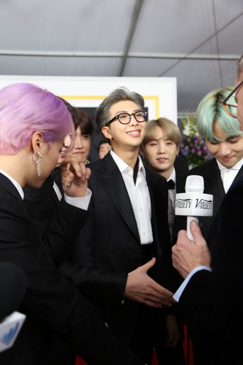 GLAAD on Twitter: "Last night we were THIS CLOSE to @BTS_twt at the #GRAMMYs… " Namjoon Grammy 2019, Grammy Awards Red Carpet, The Grammys, Bulletproof Boy Scouts, Celebrity Art, Bts Members, Grammy Awards, Boy Scouts, Bts Bangtan Boy