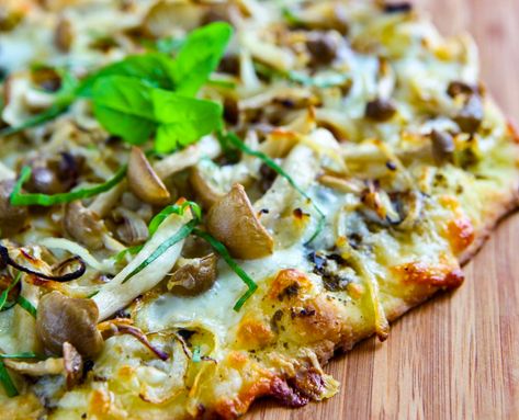 Beech Mushrooms, Mushroom Flatbread, Nice Salad, Mushroom Pizza Recipes, Naan Flatbread, Basil Pesto Sauce, Mushroom Pizza, Fun Salads, Recipe Blog