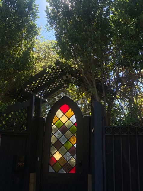 Gates With Stained Glass, Garden Gate, Glass Garden, Garden Gates, Zen Garden, Stained Glass Windows, Furniture Accessories, House Ideas, Stained Glass