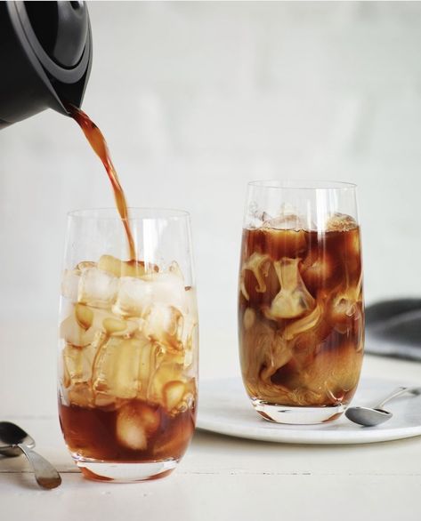 Iced Coffee Maker, Coffee Maker Machine, Cold Brew Coffee Maker, Coffee Crafts, The Lover, Strong Coffee, Roasts, Cold Brew Coffee, Fresh Coffee