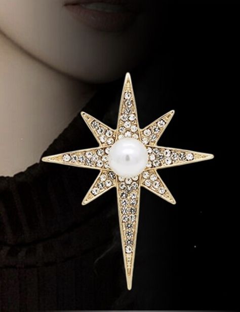 Crystal Star Design Brooch Stunning Vintage Look Gold Plated Broach Pin GG35 New Stunning Vintage Look Gold Plated Star Design with stunning Rhinestones and Faux Pearl Brooch Broach Pin - gives a touch of Royalty to your personality Design: GGG35 Brand New and in sealed Packs Properties: 3 dimension, stunning Rhinestones Colour: Gold plated Description: Stunning, glitter, elegant, beautiful. It is the perfect accessory for party, gift, weddings, proms, pageants, causal wear or other specia Thick Necklace, Crystal Stars, Pearl Brooch, Gold Stars, Star Designs, Hair Jewelry, Vintage Looks, Faux Pearl, Gold Plate