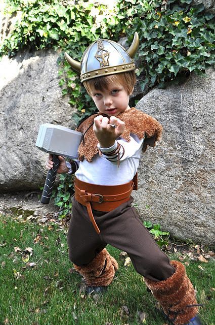 Diy Viking Costume, Viking Costume Diy, Vikings Costume Diy, Halloween Costumes Kids Homemade, Viking Halloween Costume, Diy Costumes Kids Boys, Vikings Halloween, Creative Halloween Costumes Diy, Halloween Costumes Kids Boys