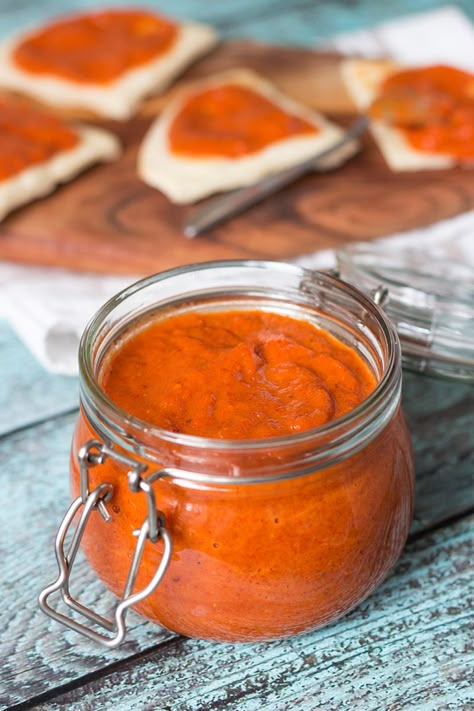 Ajvar Recipe, Red Pepper Relish, Roasted Chili Peppers, Eggplant Relish, Camp Recipes, Balkan Food, Relish Recipe, Pepper Relish, Low Histamine