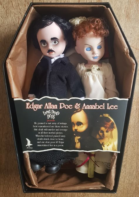 Living Dead Dolls:  Edgar Allan Poe & Annabel Lee. Horror Figures Collection, Edgar Allan Poe Annabel Lee, Horror Memorabilia, Creepy Stuffed Animals, Goth Dolls, Novi Stars, Annabel Lee, Living Dead Dolls, Gothic Dolls