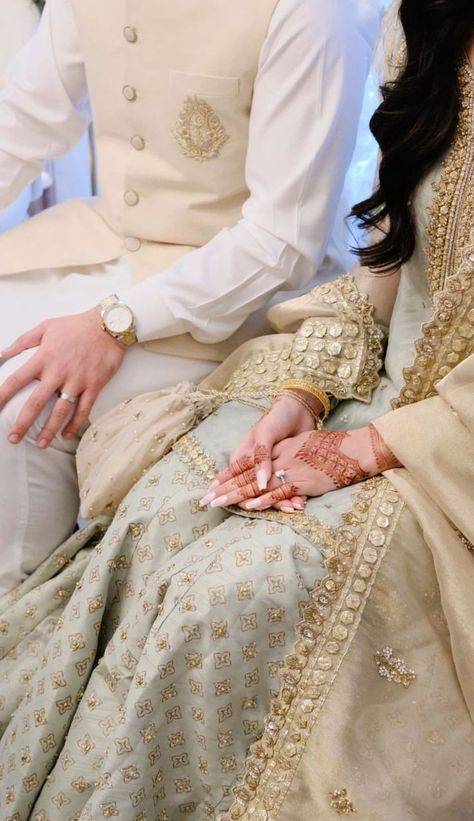 Engagement Photos Pakistani, Nikkah Decor Ideas, Pakistani Wedding Aesthetic, Engagement Pakistani, Muslim Engagement Photos, Nikah Pics, Desi Engagement, Pakistani Engagement, Islamic Engagement