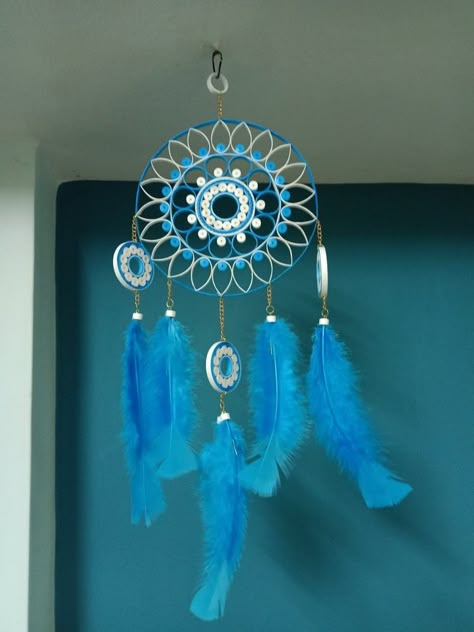 Dreamcatcher Earrings Diy, Quelling Design, Quilling Decoration, Bd Gift, Quilling Mandala, Quilling Arts, Newspaper Crafts Diy, Paper Quilling Earrings, Paper Quilling For Beginners